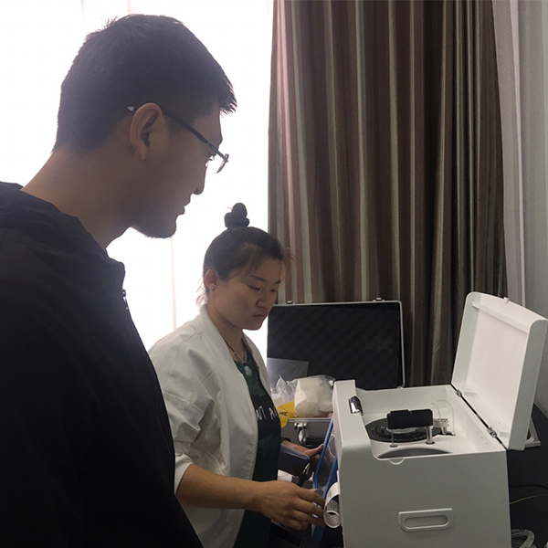 售后人員到內(nèi)蒙古某農(nóng)牧局進(jìn)行儀器指導(dǎo)培訓(xùn)