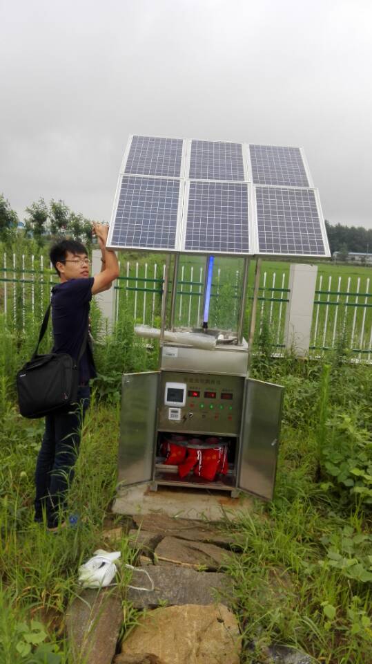 湖北宜昌太陽能蟲情測(cè)報(bào)燈安裝成功